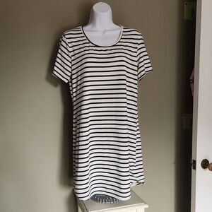 C Apparel Black & White Striped T-shirt Dress/ Swim Cover Up, Medium